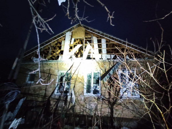 У Нікополі від ворожих атак постраждали неповнолітня дівчина та літня жінка