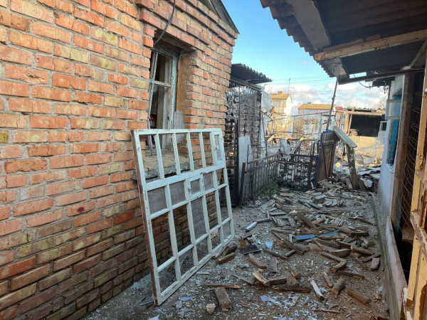 Ворог бив по Нікопольщині дронами-камікадзе та обстрілював з артилерії, є постраждалі