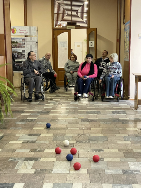 Спорт одолевает препятствия! Как в Каменском проходит Международный день людей с инвалидностью