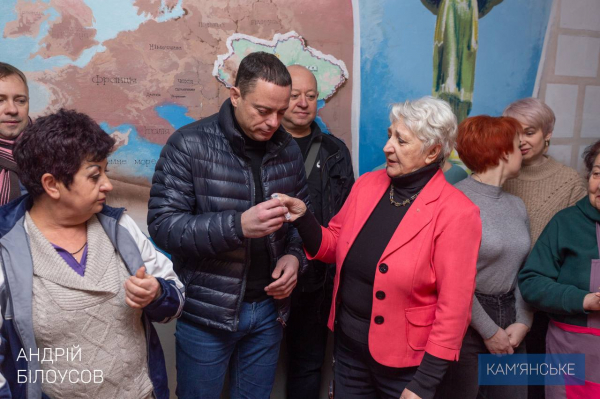 В Международный День волонтера каменская &laquo;Женская сотня&raquo; встречала друзей