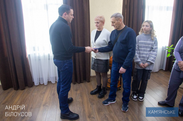 Мер Кам&rsquo;янського зустрівся з військовими та рідними загиблого захисника
