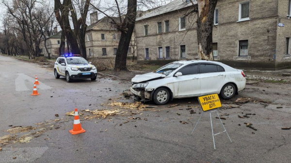 На перехресті вул. Лисенка та Чиженка у Кам&rsquo;янському зіткнулись Volkswagen та Geely