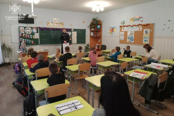 Единый урок по безопасности провели в учебном заведении Каменского