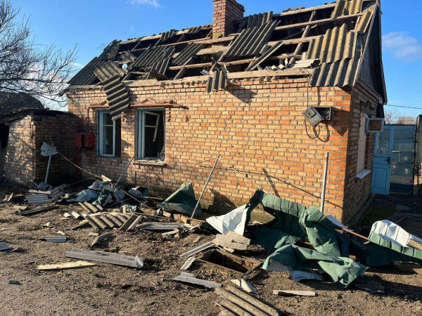Ворог бив по Нікопольщині дронами-камікадзе та обстрілював з артилерії, є постраждалі