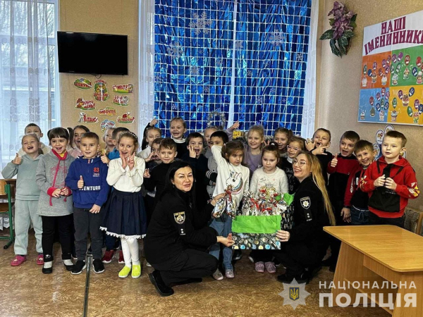Юные каменчане подготовили рождественские подарки для защитников