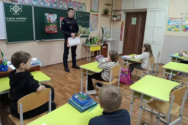 Единый урок по безопасности провели в учебном заведении Каменского
