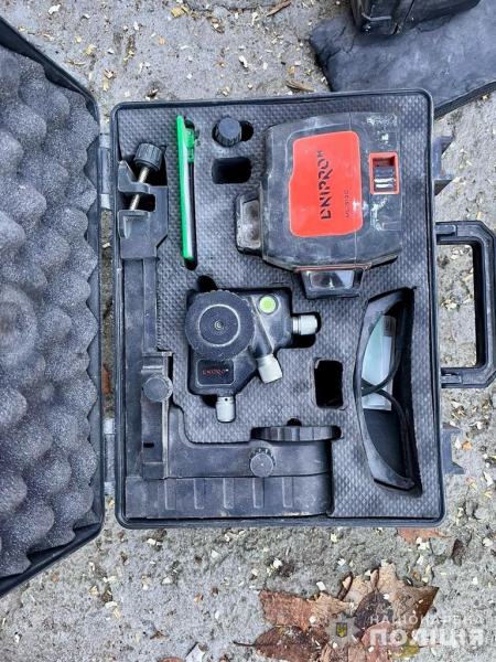 У Дніпровському районі затримали двох чоловіків, які обікрали 18 домоволодінь