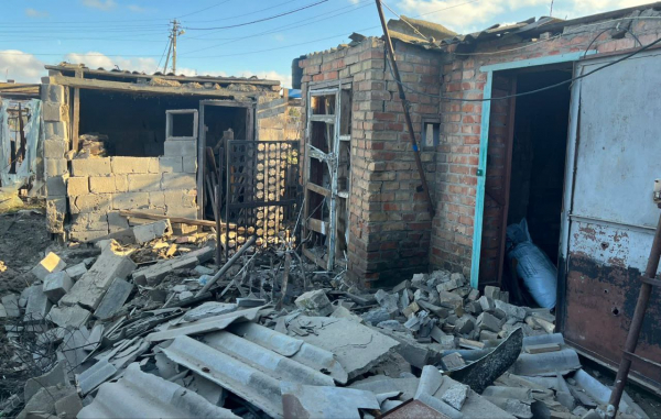 Ворог бив по Нікопольщині дронами-камікадзе та обстрілював з артилерії, є постраждалі