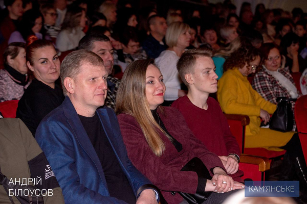 В Каменском состоялась премьера музыкальной комедии