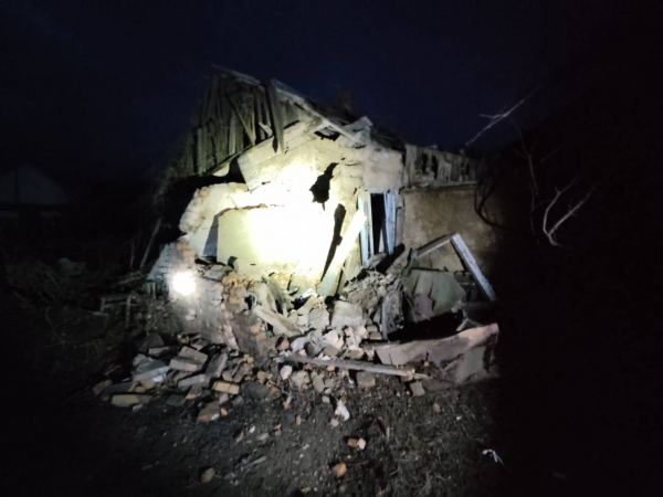 У Нікополі від ворожих атак постраждали неповнолітня дівчина та літня жінка