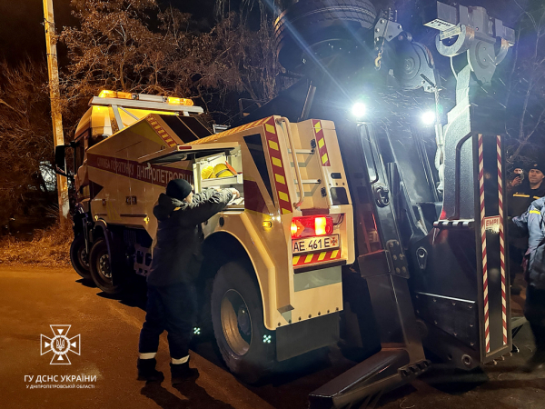 У Дніпрі через вантажівку, що перекрила рух транспорту, утворився 5-кілометровий затор