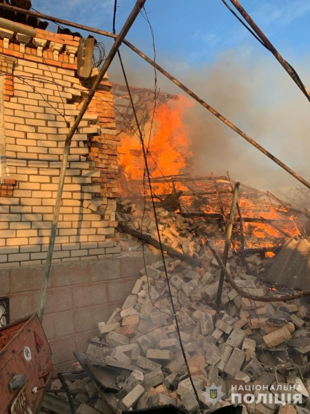 На Нікопольщині, де внаслідок ворожої атаки загинув місцевий мешканець, працюють поліцейські