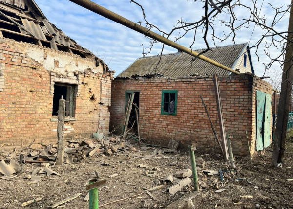 День безжальних атак: 12 артобстрілів та 3 удари дронами-камікадзе зазнала сьогодні Нікопольщина