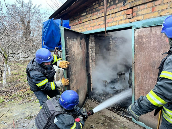 День безжальних атак: 12 артобстрілів та 3 удари дронами-камікадзе зазнала сьогодні Нікопольщина