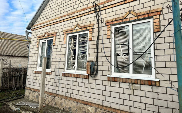 В результате утренних атак в Никополе погиб мужчина, двое жителей ранены