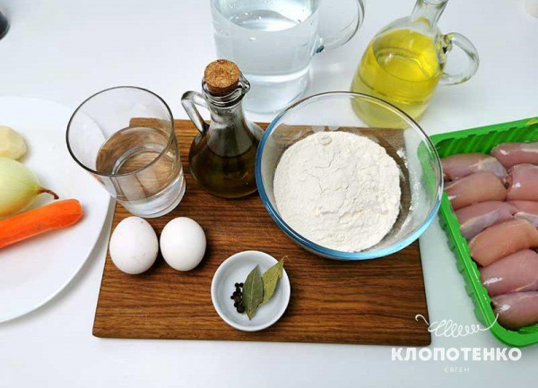 Легкий куриный суп с лапшой и овощами за 20 минут