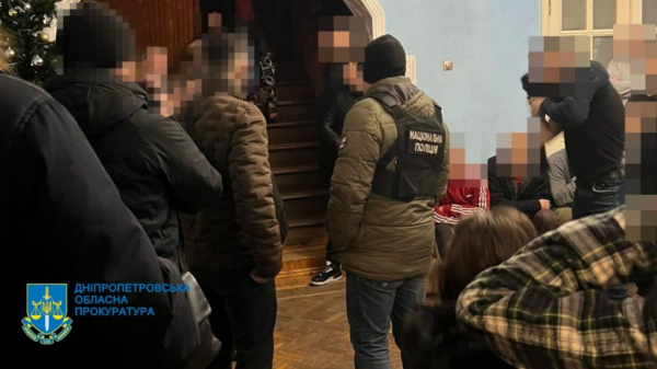 У Дніпрі затримано учасників злочинної групи, які утримували в трудовому рабстві 50 людей