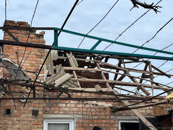 День безжальних атак: 12 артобстрілів та 3 удари дронами-камікадзе зазнала сьогодні Нікопольщина