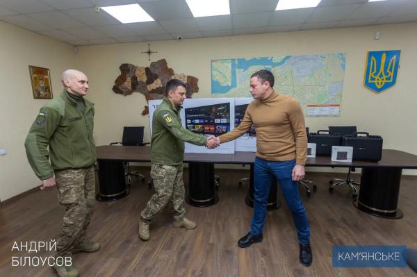 Каменское продолжает помогать нашим защитникам