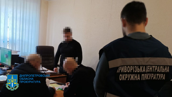У Кривому Розі директор комунального підприємства нажився на постачанні аптечок для військових