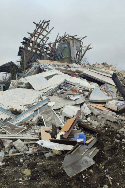 Уламки збитої ракети спричинили руйнування у Дніпровському районі