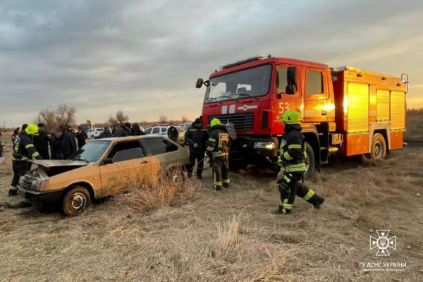 У Дніпровському районі з річки витягли автомобіль