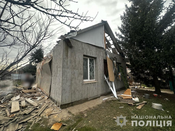 На Нікопольщині, де внаслідок ворожої атаки загинув місцевий мешканець, працюють поліцейські