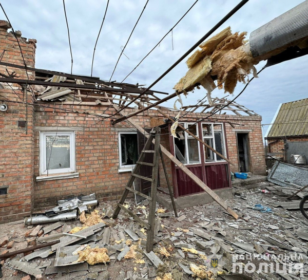 На Нікопольщині, де внаслідок ворожої атаки загинув місцевий мешканець, працюють поліцейські