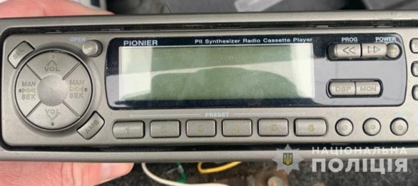 На Нікопольщині юнаки викрадали речі з будинку пенсіонерки, яка виїхала до іншої області через обстріли