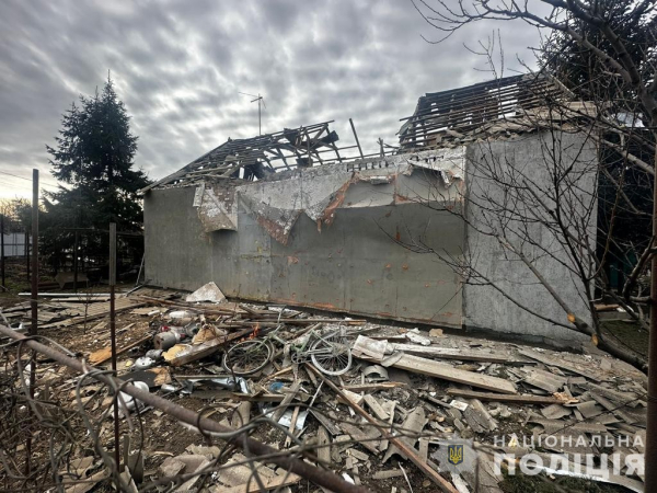 На Нікопольщині, де внаслідок ворожої атаки загинув місцевий мешканець, працюють поліцейські