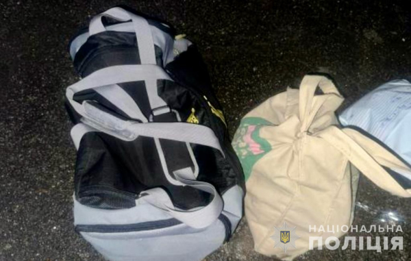 У Дніпрі затримали двох чоловіків, які спеціалізувалися на крадіжках з автівок