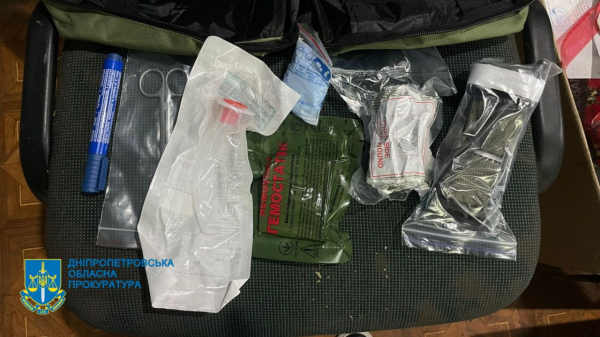 У Кривому Розі директор комунального підприємства нажився на постачанні аптечок для військових