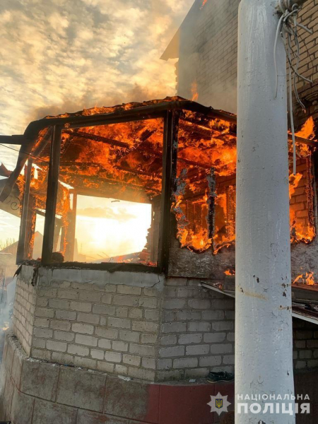 На Нікопольщині, де внаслідок ворожої атаки загинув місцевий мешканець, працюють поліцейські