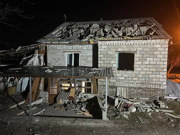 Через ворожу атаку у Дніпрі пошкоджено 10 будинків та поранено чотирьох людей Через ворожу атаку у Дніпрі пошкоджено 10 будинків та поранено чотирьох людей