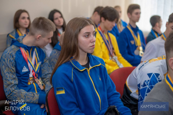 У Кам&rsquo;янському 48 провідних спортсменів отримали дипломи стипендіатів
