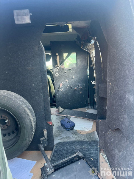 На Нікопольщині ворожий БпЛА влучив в авто поліцейських, які прямували за викликом про&nbsp;влучання дрона у цивільну автівку