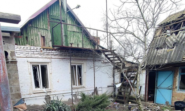 Внаслідок ворожих обстрілів на Нікопольщині одна людина загинула, ще дві постраждали