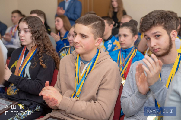 У Кам&rsquo;янському 48 провідних спортсменів отримали дипломи стипендіатів