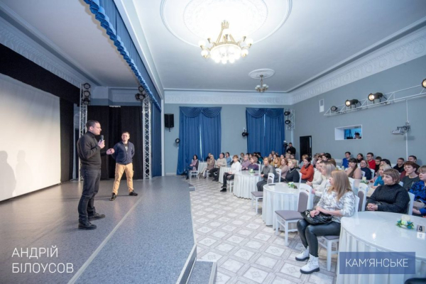 У Кам&rsquo;янському відбувся показ фільму &laquo;20 днів у Маріуполі&raquo;