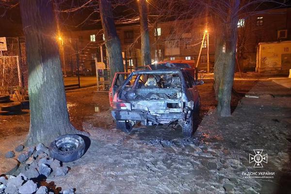 У Кам&rsquo;янському районі та Дніпрі горіли автівки
