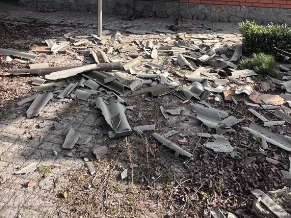 Через ворожий обстріл Нікополя постраждали дві людини
