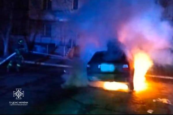 У Кам&rsquo;янському районі та Дніпрі горіли автівки