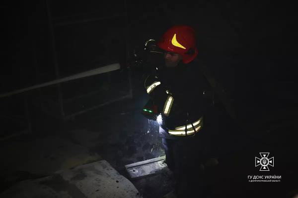 У Дніпрі на Бориса Кротова горіли складські приміщення