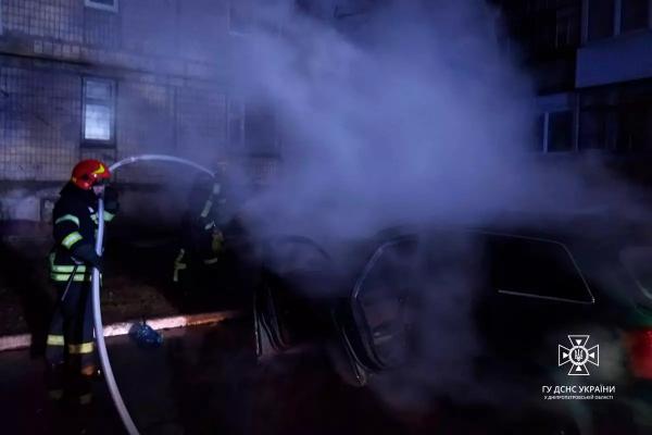 У Кам&rsquo;янському районі та Дніпрі горіли автівки