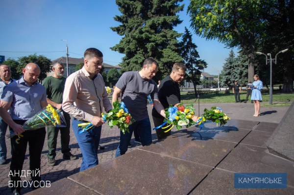 У День Конституції України в Кам&rsquo;янському поклали квіти до пам&rsquo;ятника Тарасу Шевченку