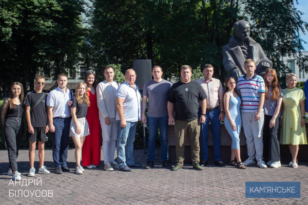 У День Конституції України в Кам&rsquo;янському поклали квіти до пам&rsquo;ятника Тарасу Шевченку