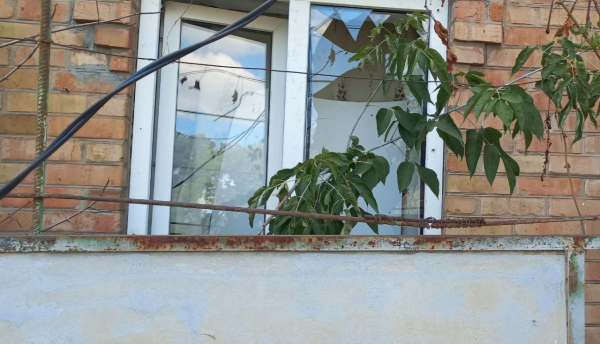 Окупанти знову поливали Нікопольщину вогнем, постраждала 18-річна дівчина