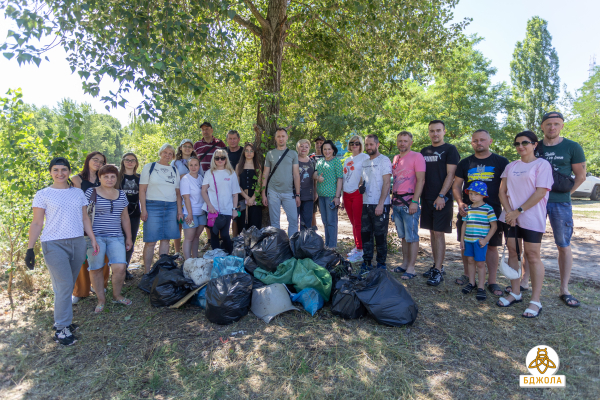 Біля лівобережного каналу облаштували нову зону відпочинку