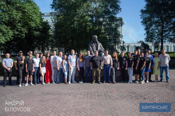 У День Конституції України в Кам&rsquo;янському поклали квіти до пам&rsquo;ятника Тарасу Шевченку