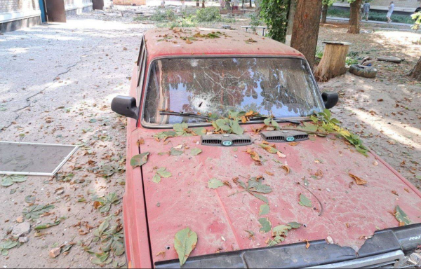 Через ворожий артобстріл у Нікополі постраждали двоє дітей та шестеро дорослих